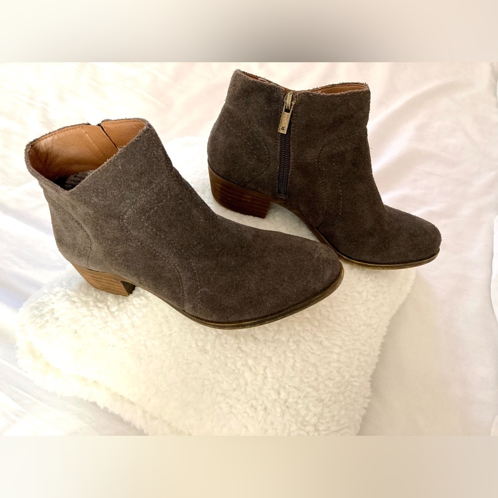 Lucky Brand Dark Brown Suede Booties 8M